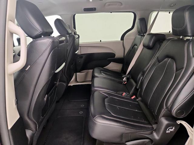 Photo of 2022 Black Chrysler Pacifica