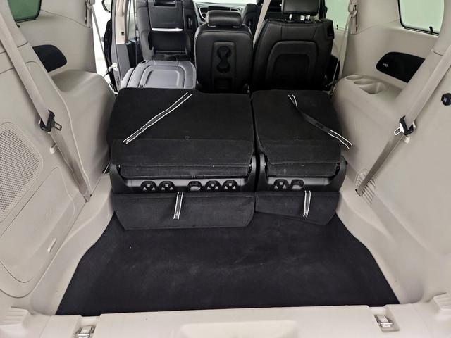 Photo of 2022 Black Chrysler Pacifica
