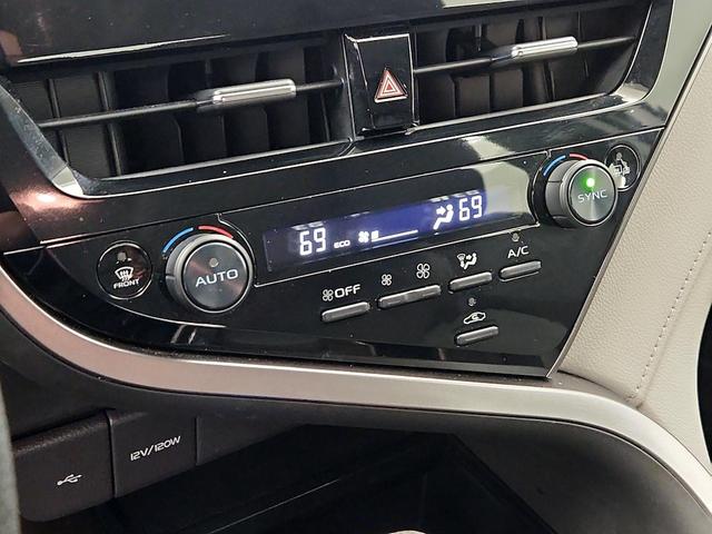 Photo of 2022 Brown Toyota Camry