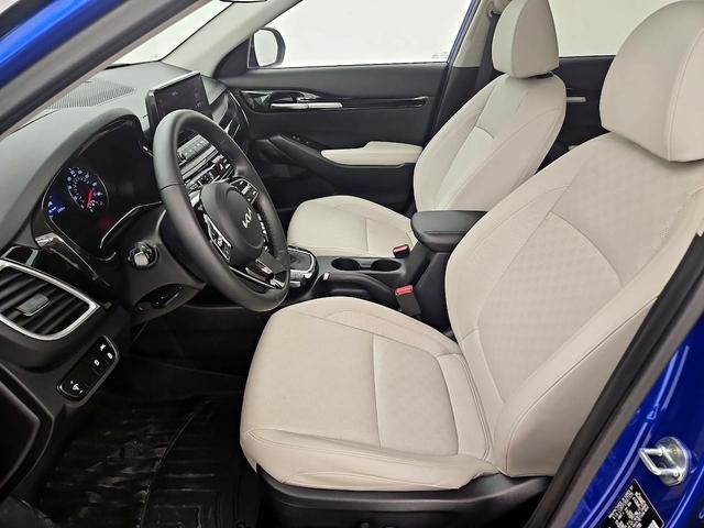 Photo of 2023 Blue Kia Seltos