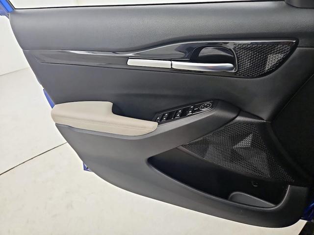 Photo of 2023 Blue Kia Seltos