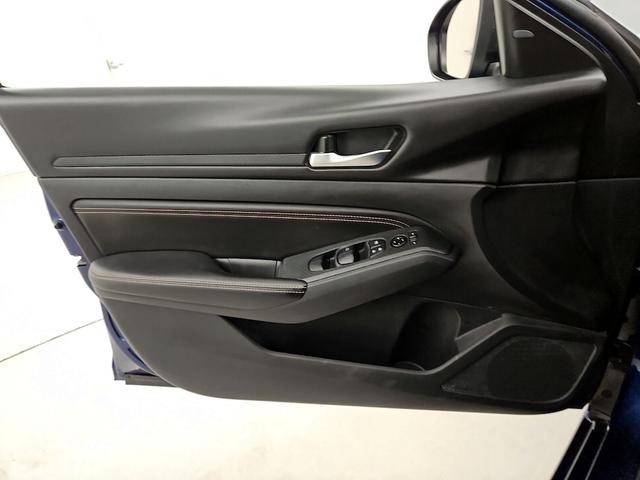 Photo of 2020 Blue Nissan Altima