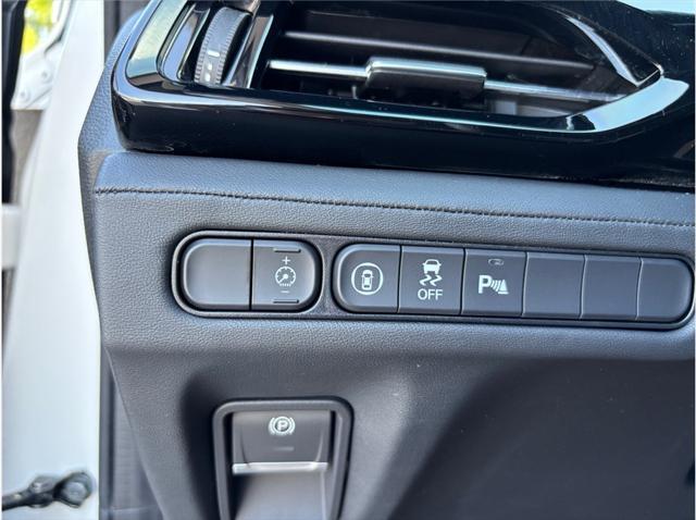Photo of 2024 Platinum White Pearl Acura MDX