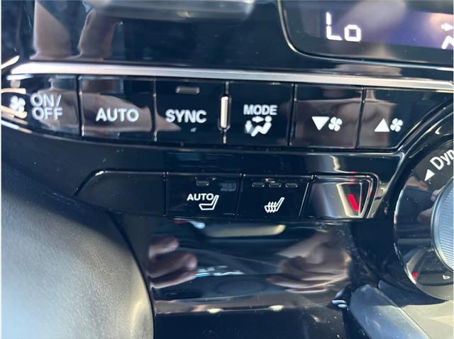 Photo of 2024 Platinum White Pearl Acura MDX