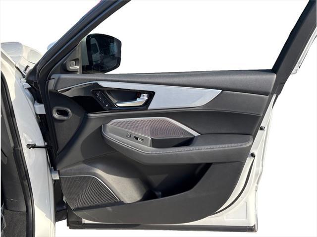 Photo of 2024 Platinum White Pearl Acura MDX