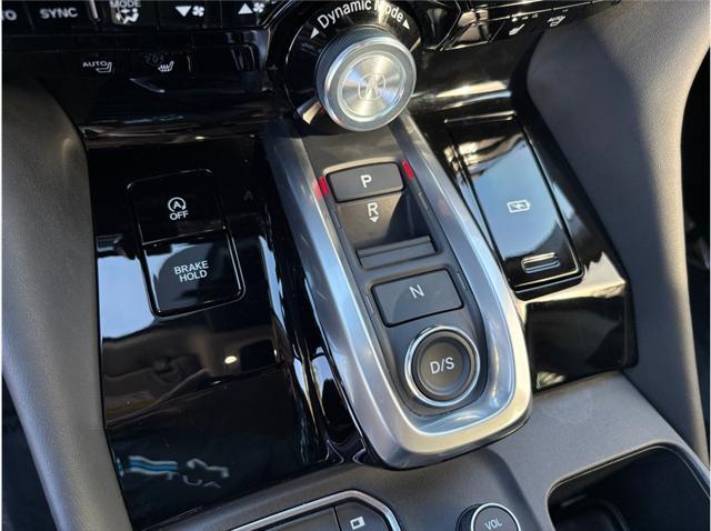 Photo of 2024 Platinum White Pearl Acura MDX