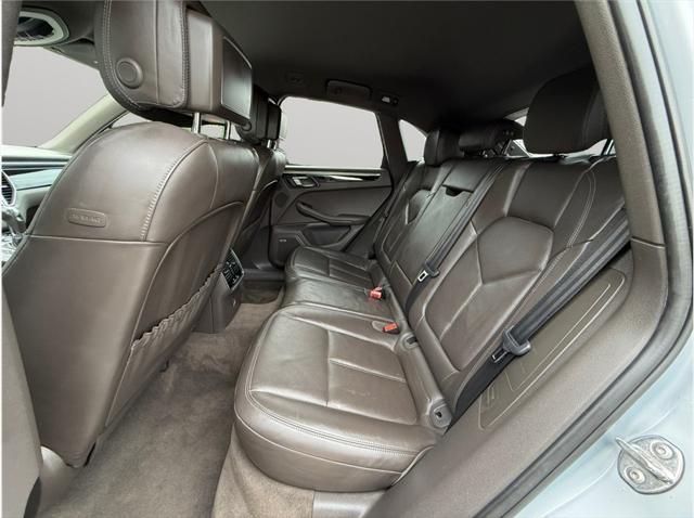 Photo of 2017 Rhodium Silver Metallic Porsche Macan