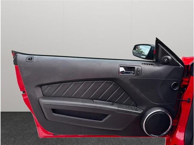 Photo of 2013 RACE RED Ford Mustang