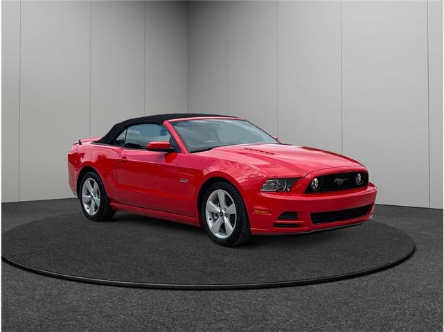 Photo of 2013 RACE RED Ford Mustang