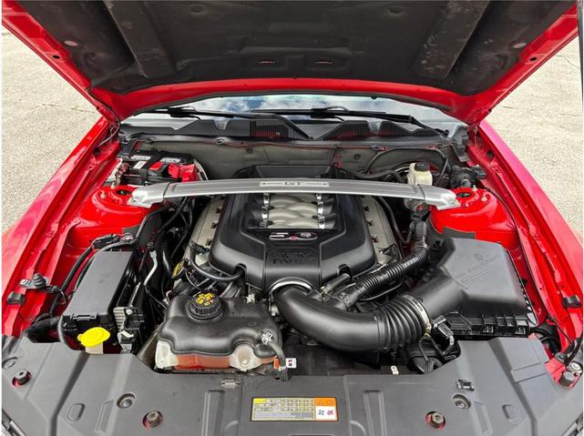 Photo of 2013 RACE RED Ford Mustang
