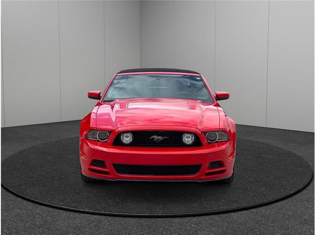 Photo of 2013 RACE RED Ford Mustang