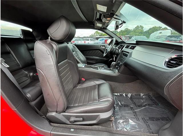 Photo of 2013 RACE RED Ford Mustang
