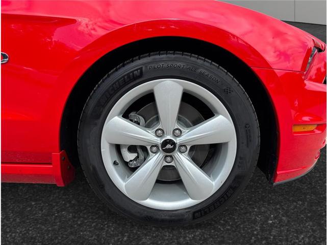 Photo of 2013 RACE RED Ford Mustang