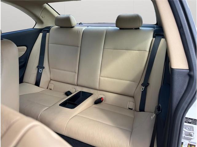 Photo of 2011 Alpine White BMW 135