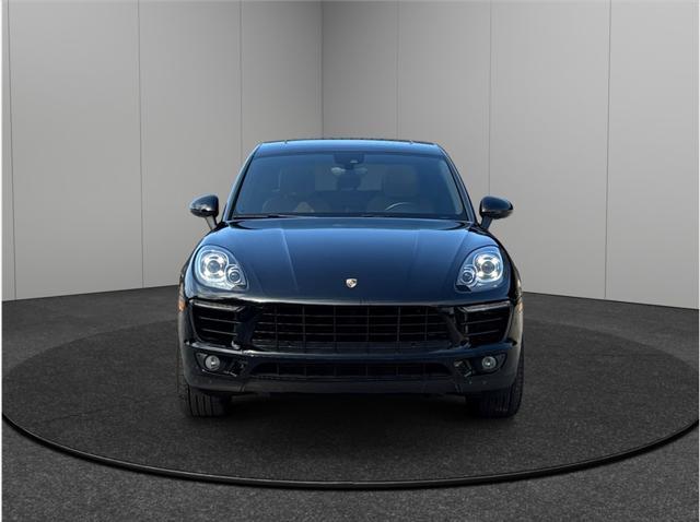 Photo of 2018 Black Porsche Macan