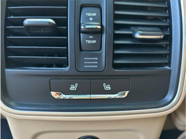 Photo of 2018 Black Porsche Macan