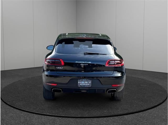 Photo of 2018 Black Porsche Macan