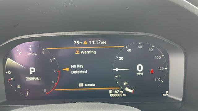 Photo of 2025 White Diamond Mitsubishi Outlander