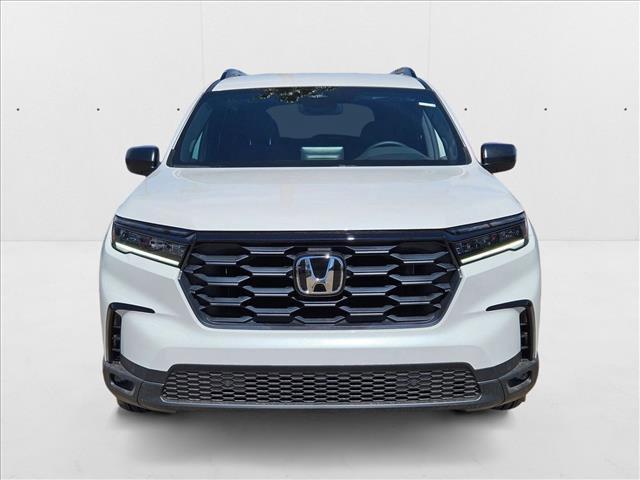 Photo of 2025 Platinum White Pearl Honda Pilot