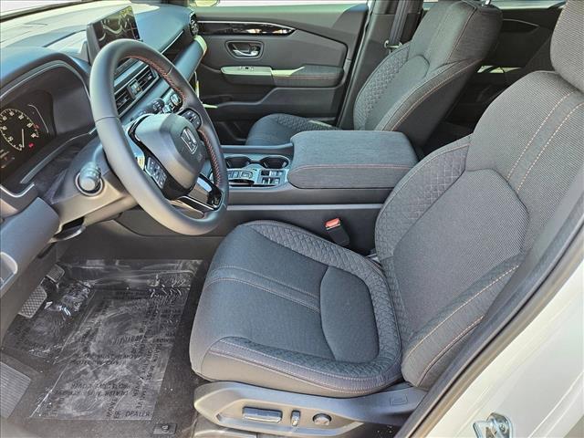 Photo of 2025 Platinum White Pearl Honda Pilot