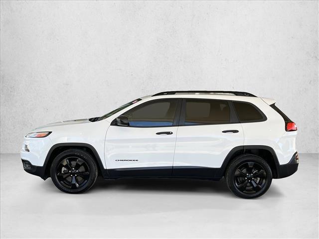 Photo of 2016 Bright White Clearcoat Jeep Cherokee