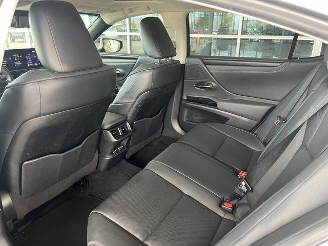 Photo of 2022 Iridium Lexus ES 300h