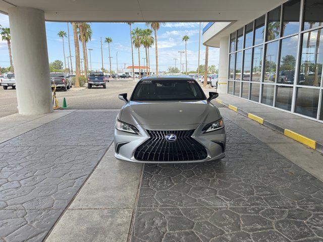 Photo of 2022 Iridium Lexus ES 300h