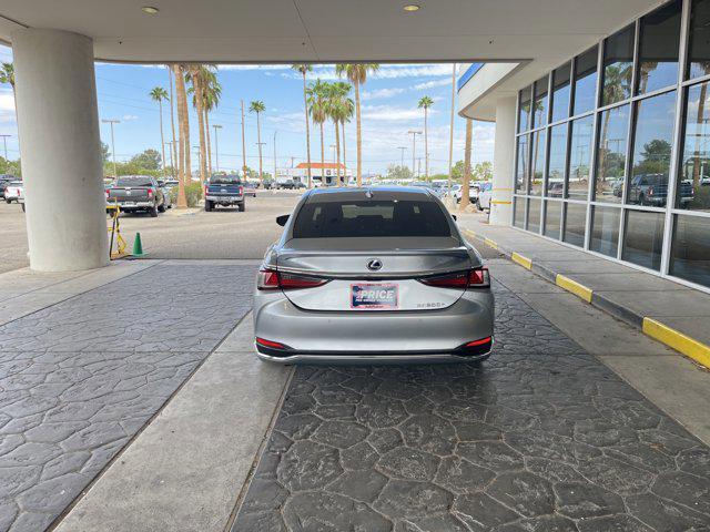 Photo of 2022 Iridium Lexus ES 300h