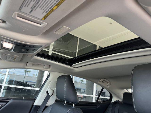 Photo of 2022 Iridium Lexus ES 300h