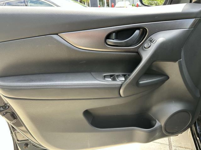 Photo of 2020 Magnetic Black Nissan Rogue Sport