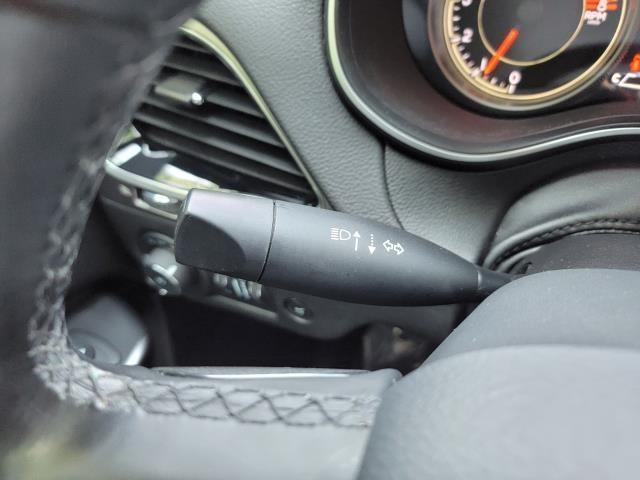 Photo of 2021 Bright White Clearcoat Jeep Cherokee