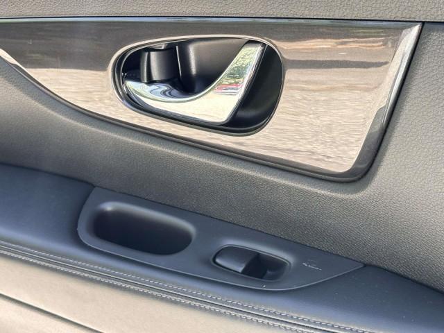 Photo of 2019 Brilliant Silver Metallic Nissan Rogue