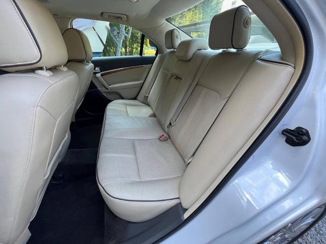 Photo of 2012 White Lincoln MKZ