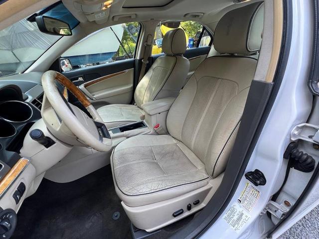 Photo of 2012 White Lincoln MKZ