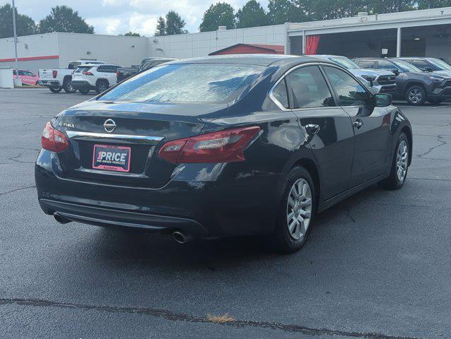 Photo of 2018 Storm Blue Nissan Altima