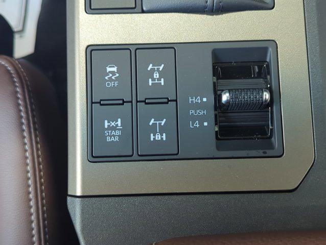 Photo of 2025 Meteor Shower Toyota Land Cruiser