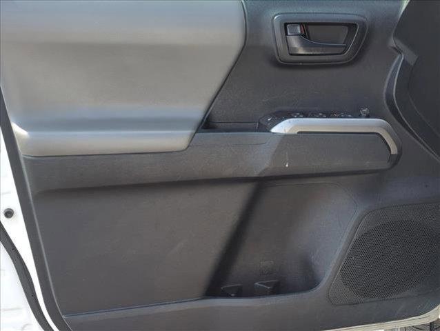Photo of 2021 Super White Toyota Tacoma