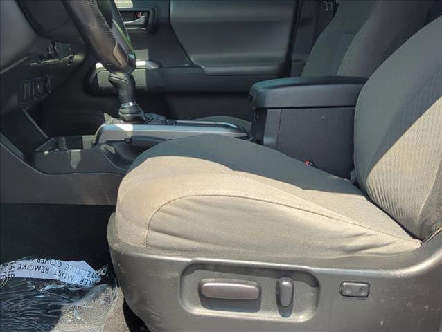 Photo of 2021 Super White Toyota Tacoma
