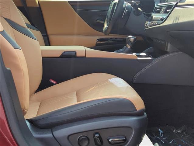 Photo of 2025 Matador Red Mica Lexus ES 300h