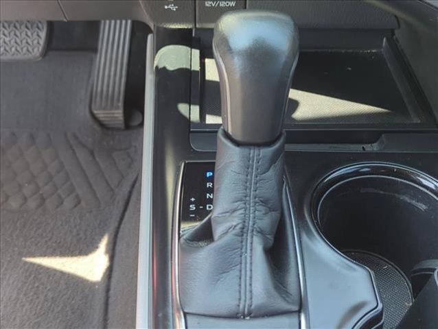 Photo of 2019 Super White Toyota Camry