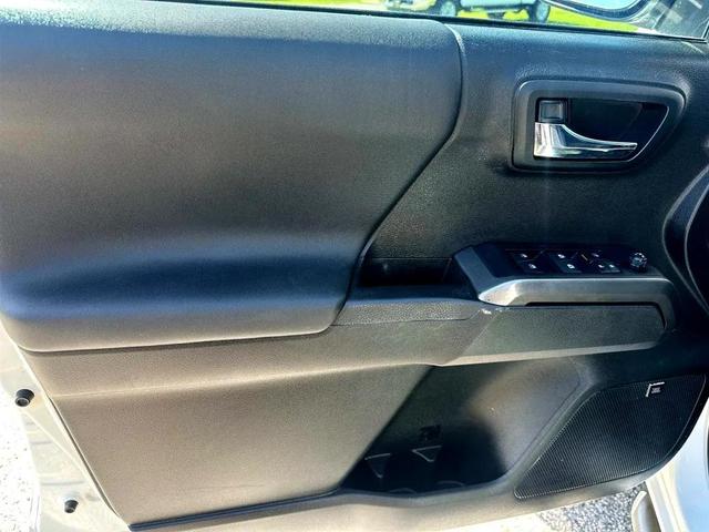 Photo of 2022 White Toyota Tacoma