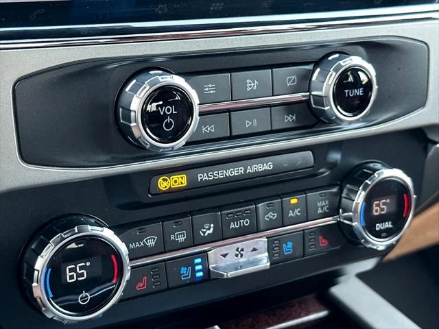 Photo of 2022 Agate Black Metallic Ford F-250