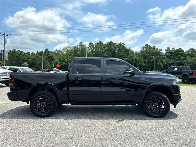 Photo of 2022 Diamond Black Crystal Pearlcoat RAM 1500