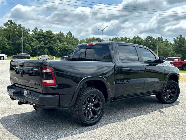Photo of 2022 Diamond Black Crystal Pearlcoat RAM 1500