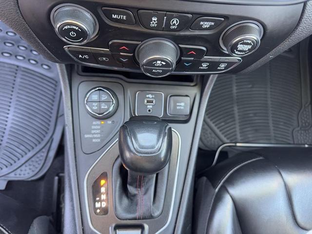 Photo of 2021 Granite Crystal Metallic Clearcoat Jeep Cherokee