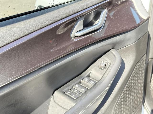 Photo of 2023 Bright White Clearcoat Jeep Grand Cherokee L