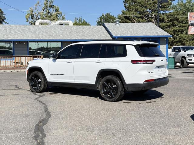 Photo of 2023 Bright White Clearcoat Jeep Grand Cherokee L