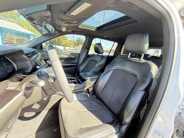Photo of 2023 Bright White Clearcoat Jeep Grand Cherokee L