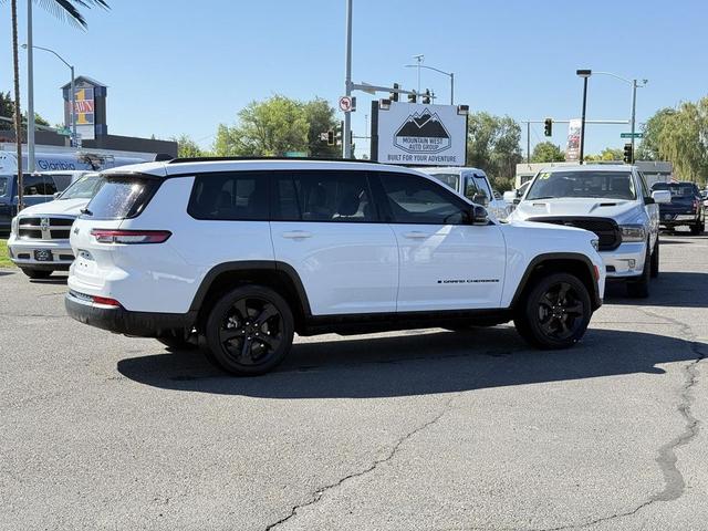 Photo of 2023 Bright White Clearcoat Jeep Grand Cherokee L