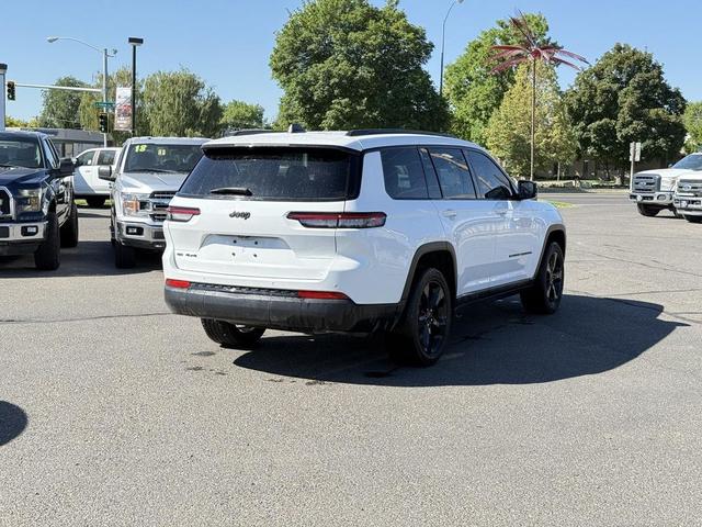 Photo of 2023 Bright White Clearcoat Jeep Grand Cherokee L